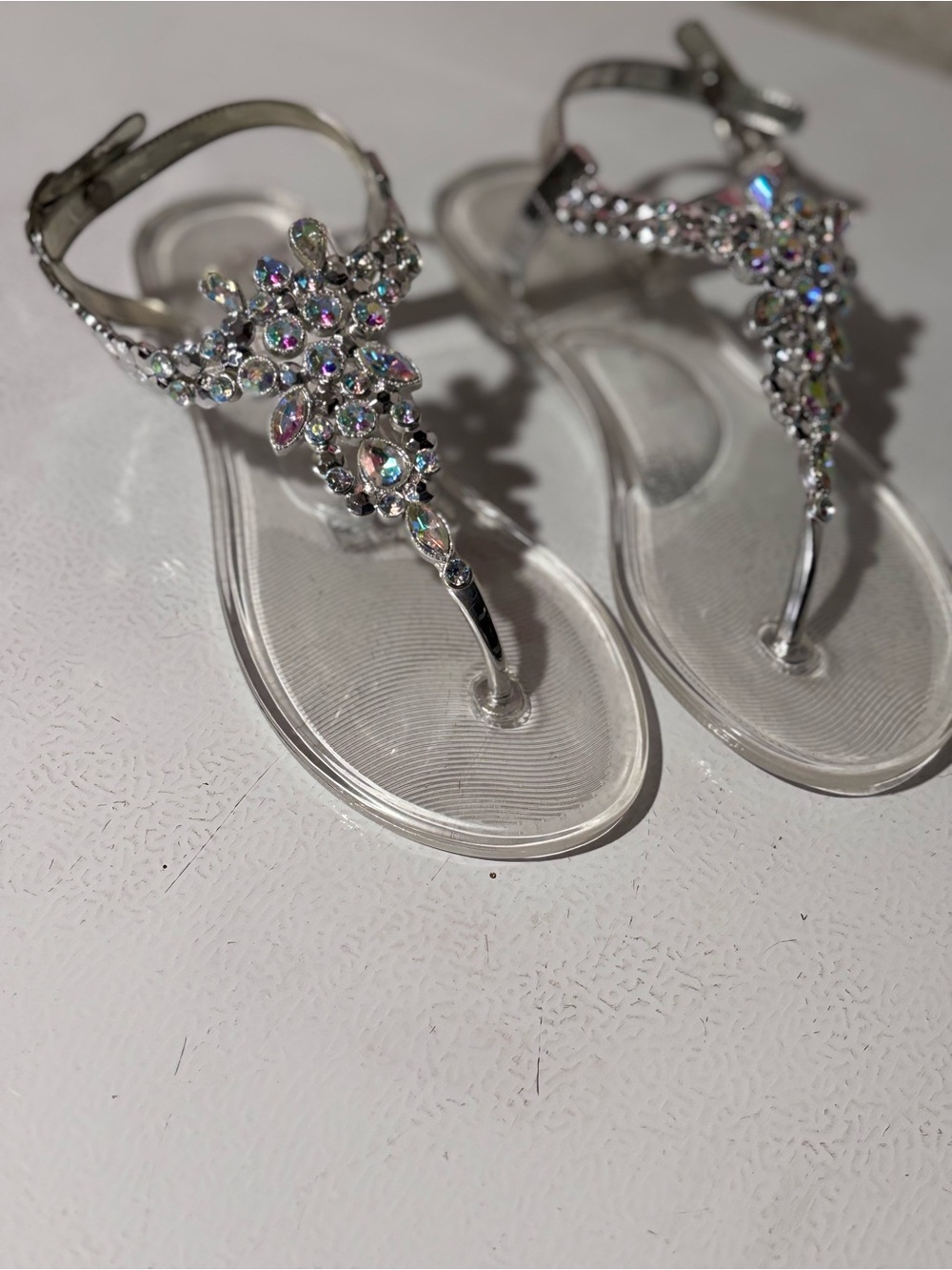 Crystal-Embellished Silver T-Strap Sandals - Clear/Silver